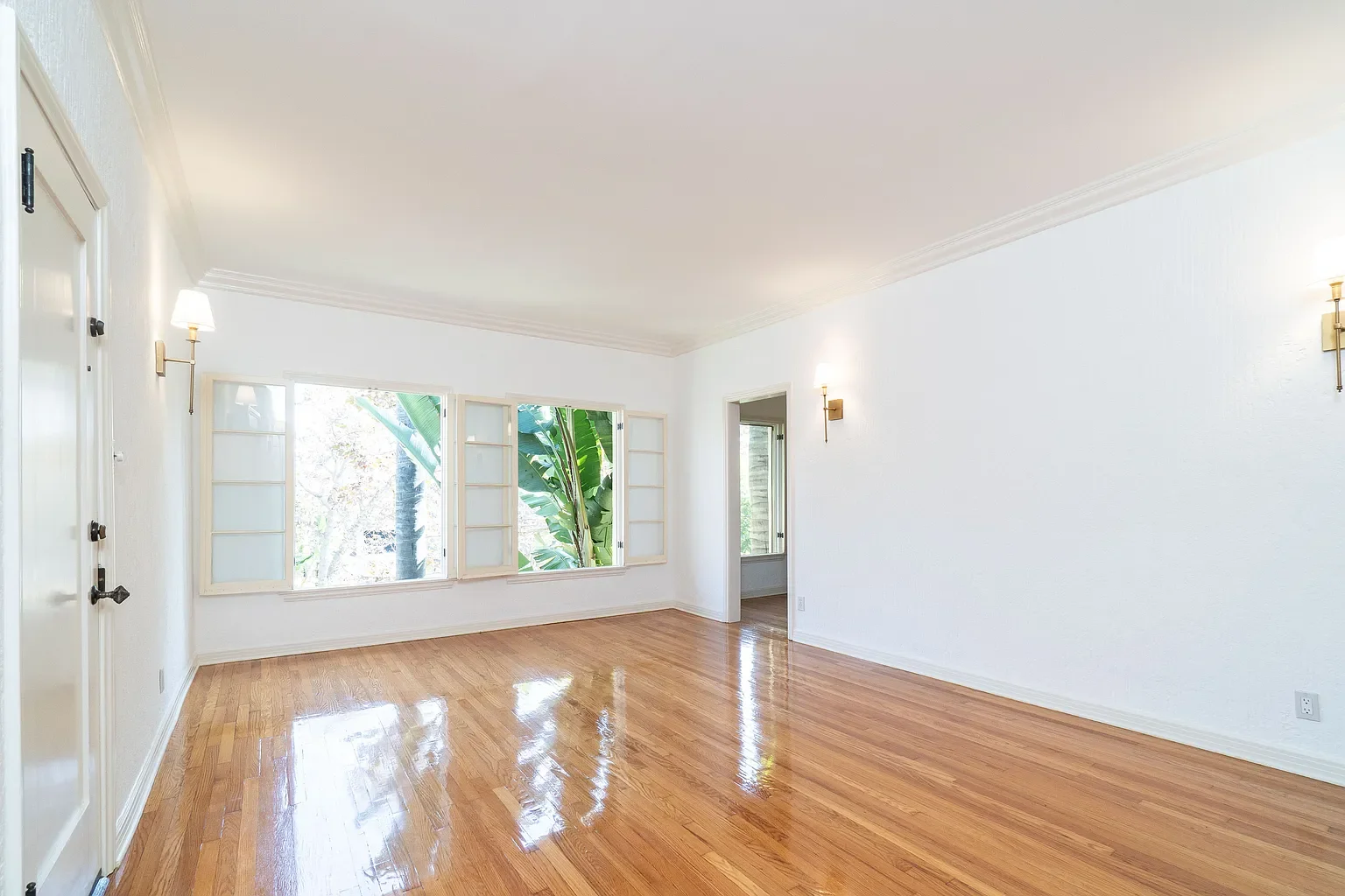 431 N. Sycamore Avenue Apartment 201